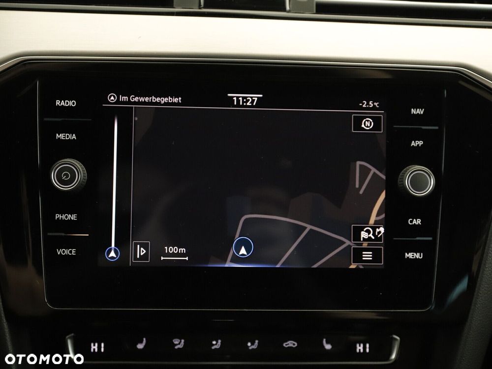 Volkswagen Passat - 16