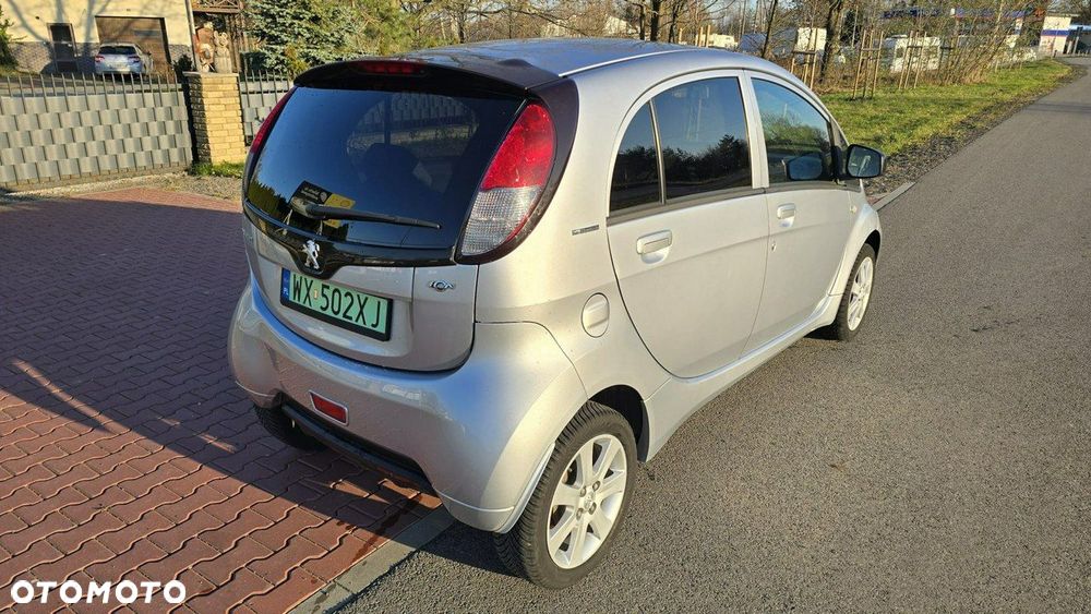 Peugeot iOn - 5