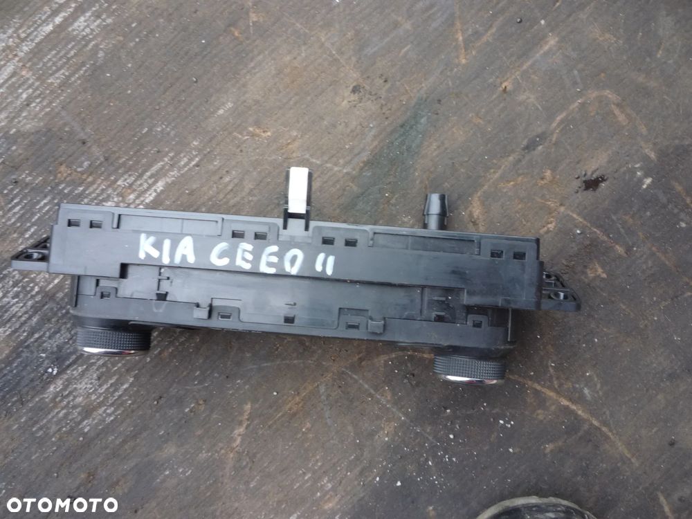 KIA CEED II PANEL NAWIEWU 97250-A2202 - 2