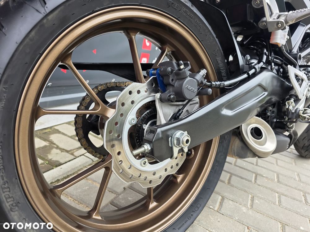 Honda CB - 8