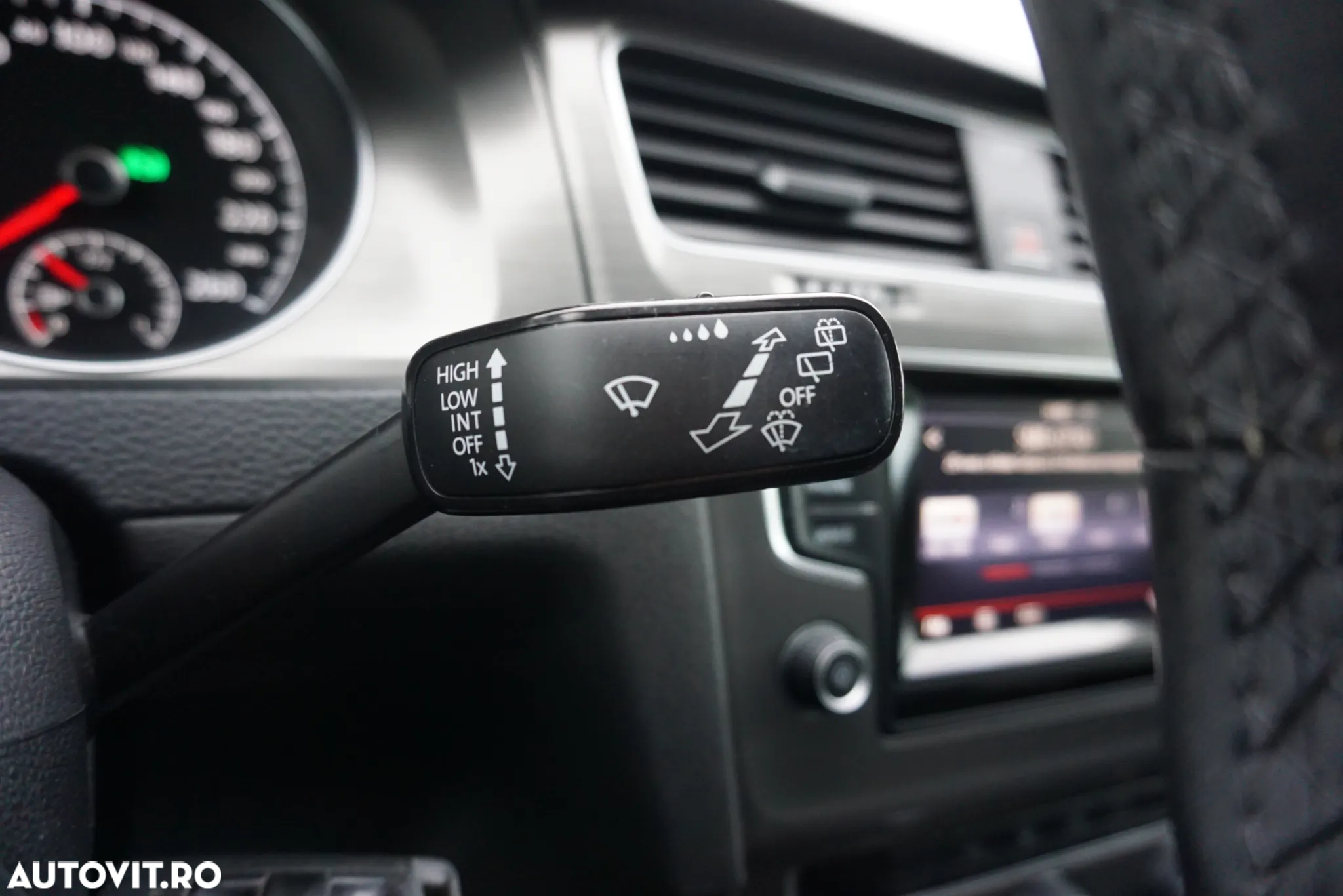 Volkswagen Golf 1.6 TDI BlueMotion Technology DPF Highline DSG - 21