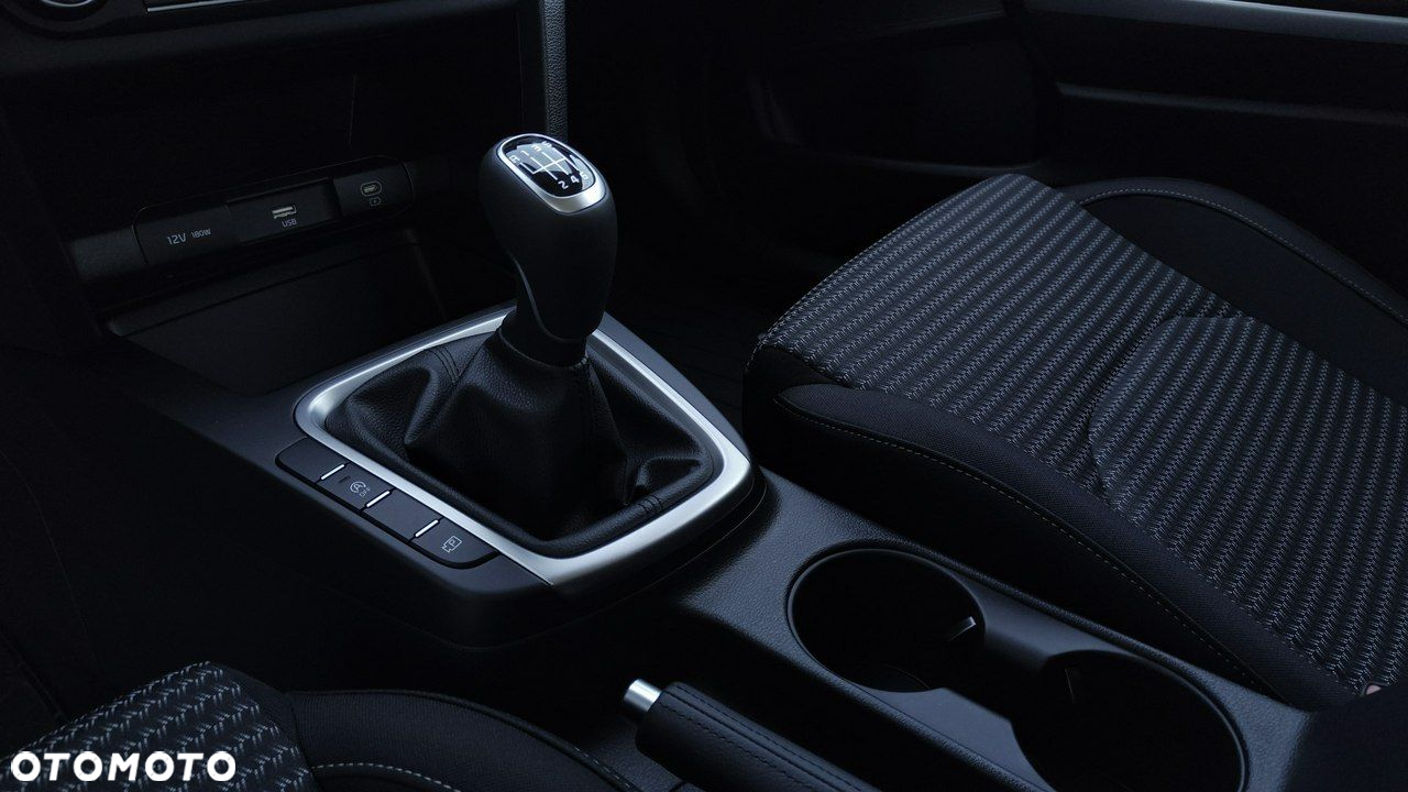 Kia Ceed - 10