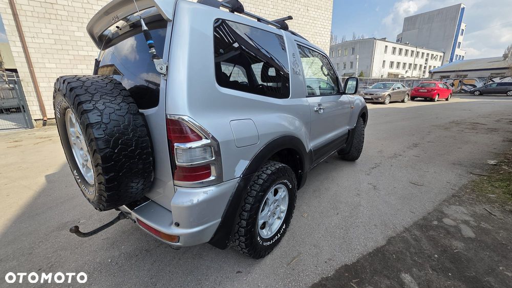 Mitsubishi Pajero - 7