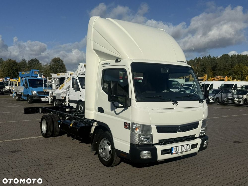 Mitsubishi Fuso - 25