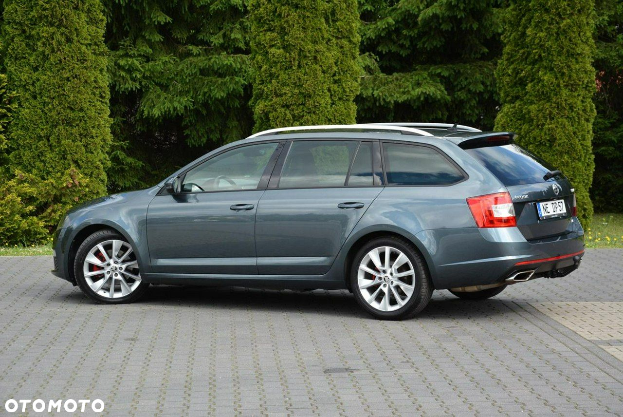 Skoda Octavia Combi 2.0 TDI DSG RS - 5