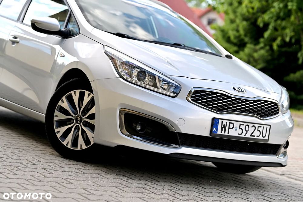 Kia Ceed 1.4 CVVT Dream Team Edition - 2