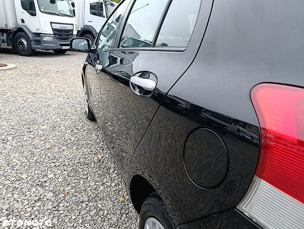 Toyota Yaris 1.33 Premium - 11