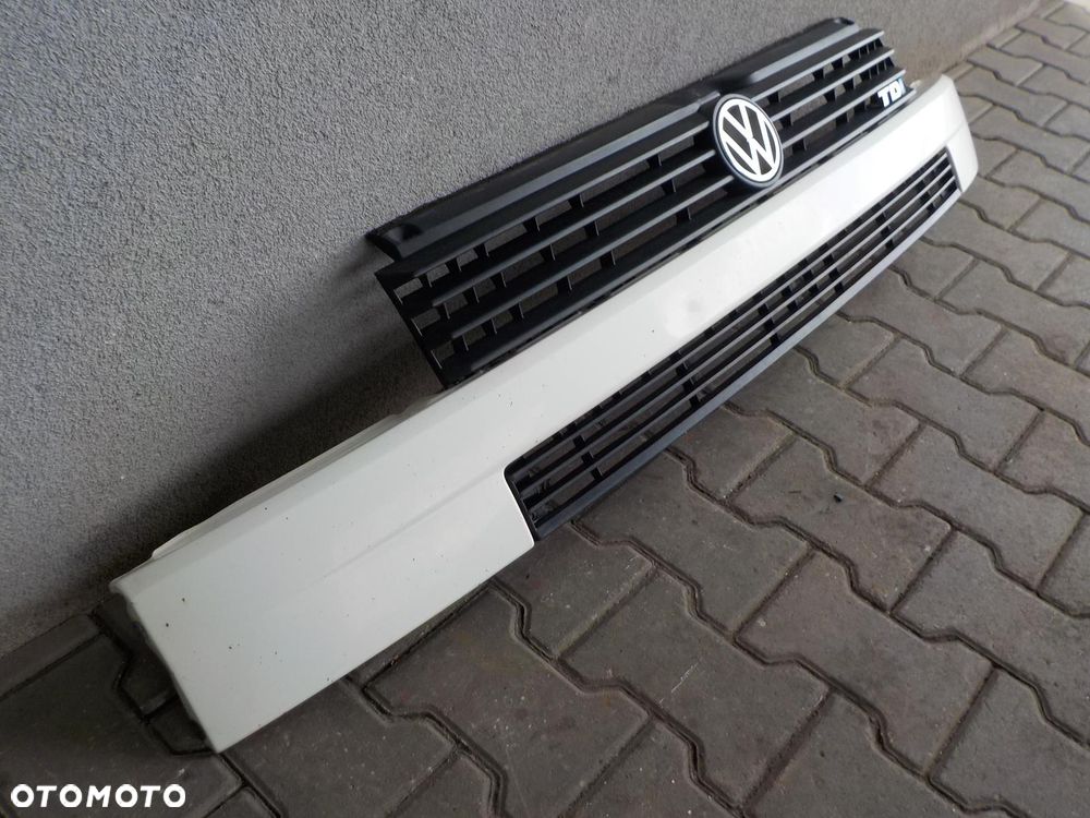 VW T4 GRILL ATRAPA PAS PRZEDNI BLACHA BIAŁY - 3