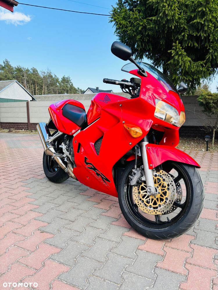 Honda VFR - 8