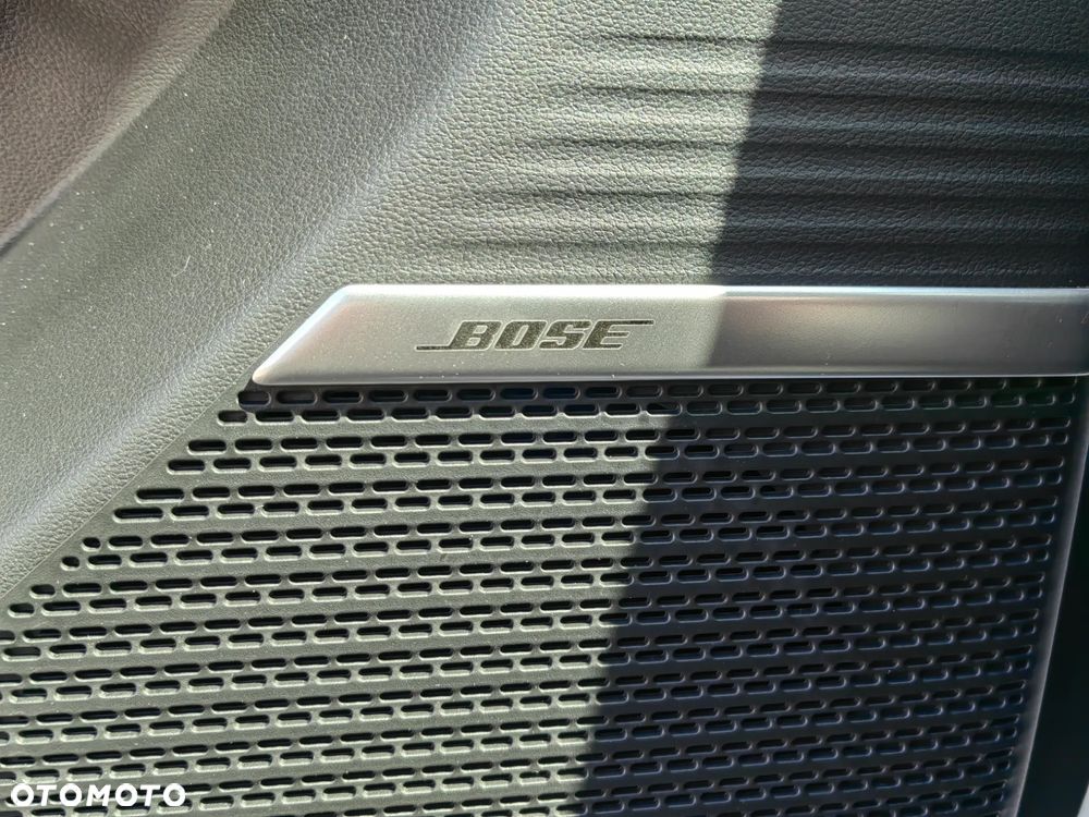 Hyundai Santa Fe ver-1-6-t--gdi-hev-platinum-4wd-7os - 12