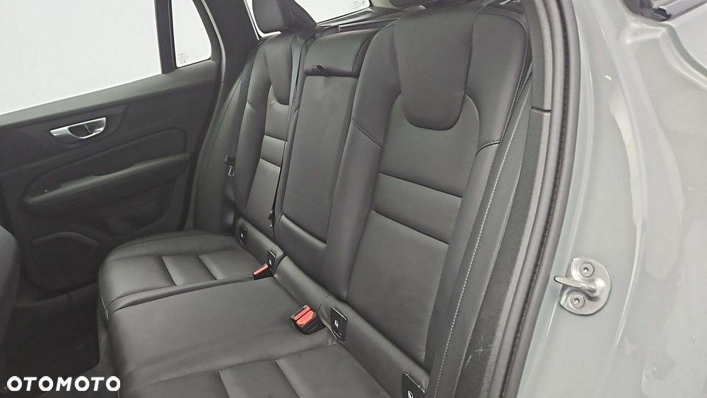 Volvo V60 Cross Country Ultimate B4 D AWD - 19