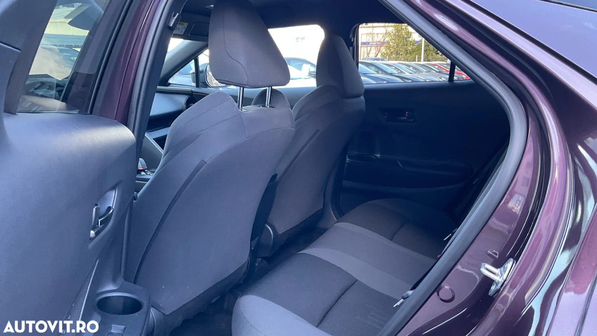 Toyota C-HR 2.0 PHEV 223 CP 4x2 CVT Dynamic - 12