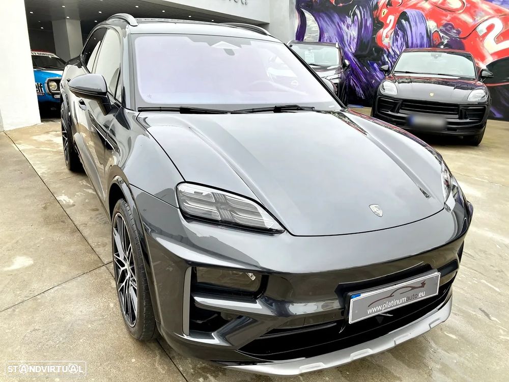 Porsche Macan Electric Turbo - 42