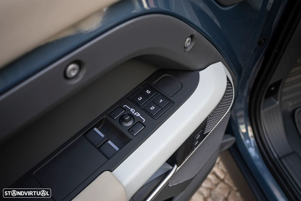 Land Rover Defender 3.0 I6 90 AWD SE - 6