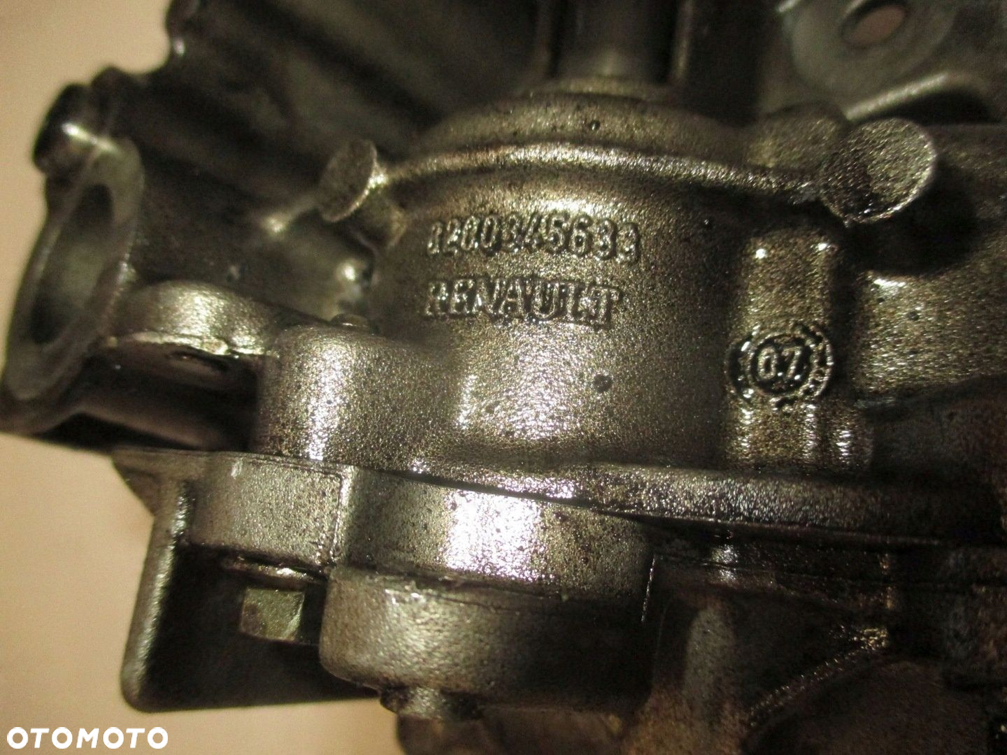 Pompa oleju 8200345633 Trafic Vivaro 2.0 dci - 2