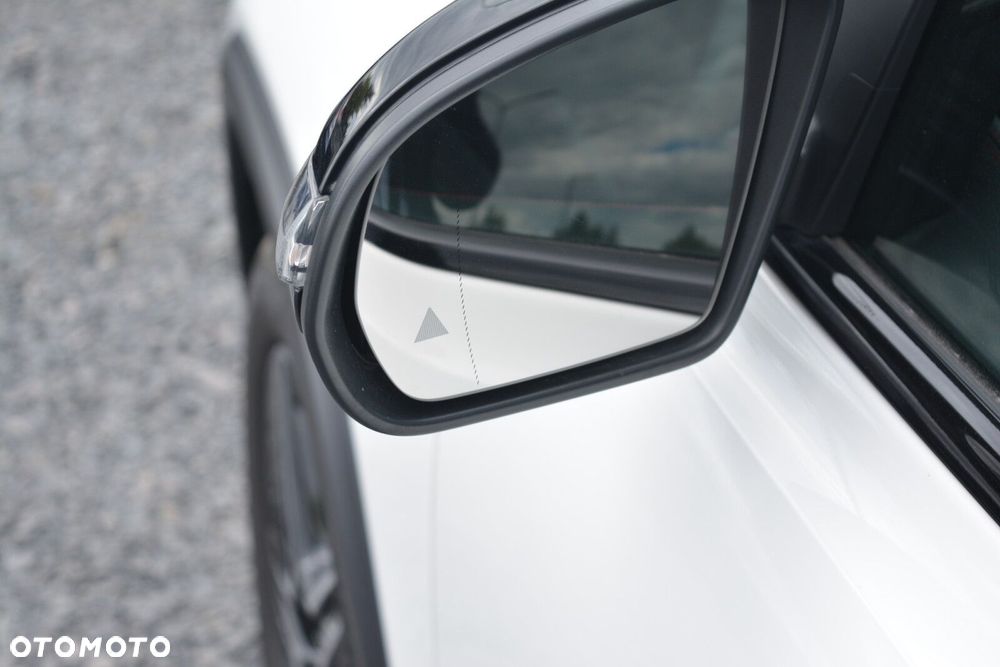 Mercedes-Benz GLB - 14