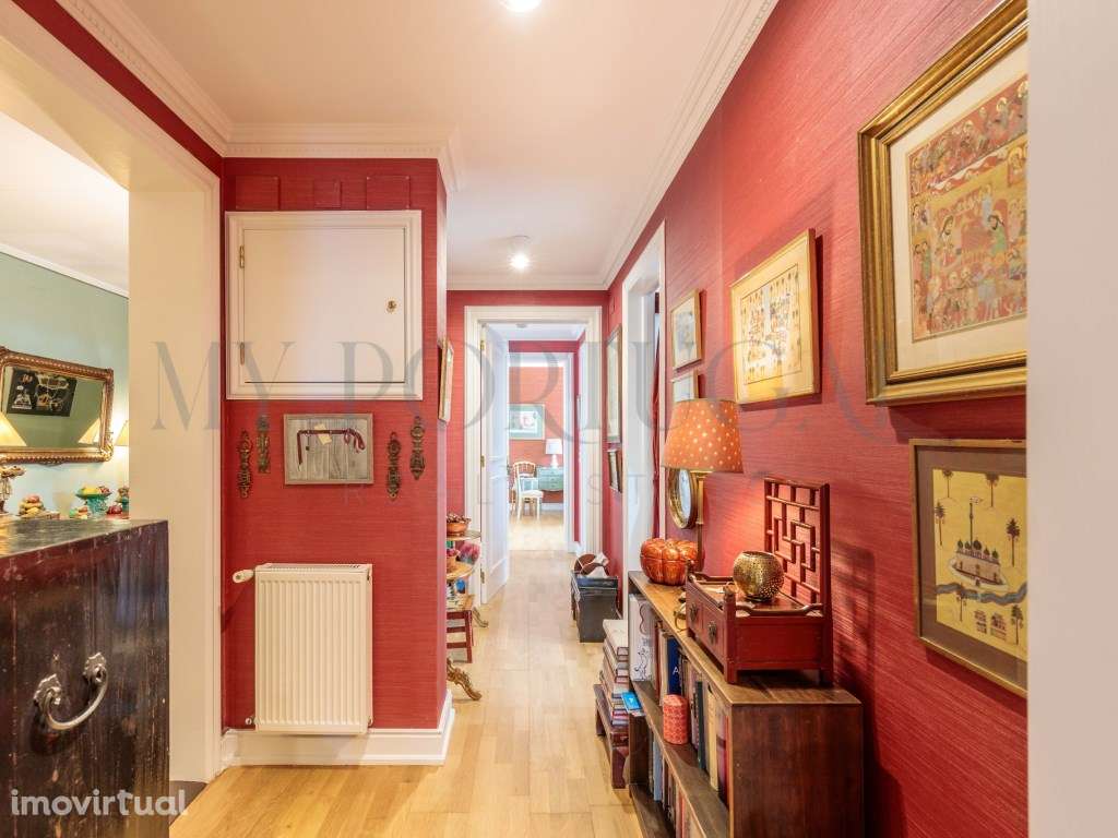 Elegância e História no Estoril: T2 com Vista Piscina no Condomínio... - Grande imagem: 3/33