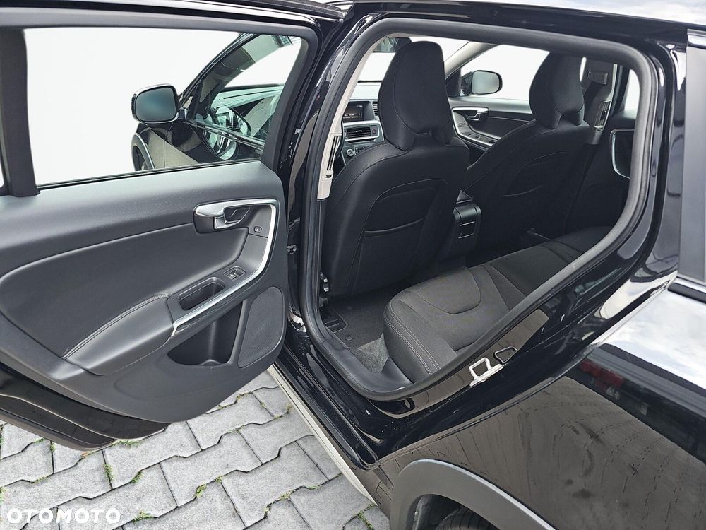Volvo V60 Cross Country - 31
