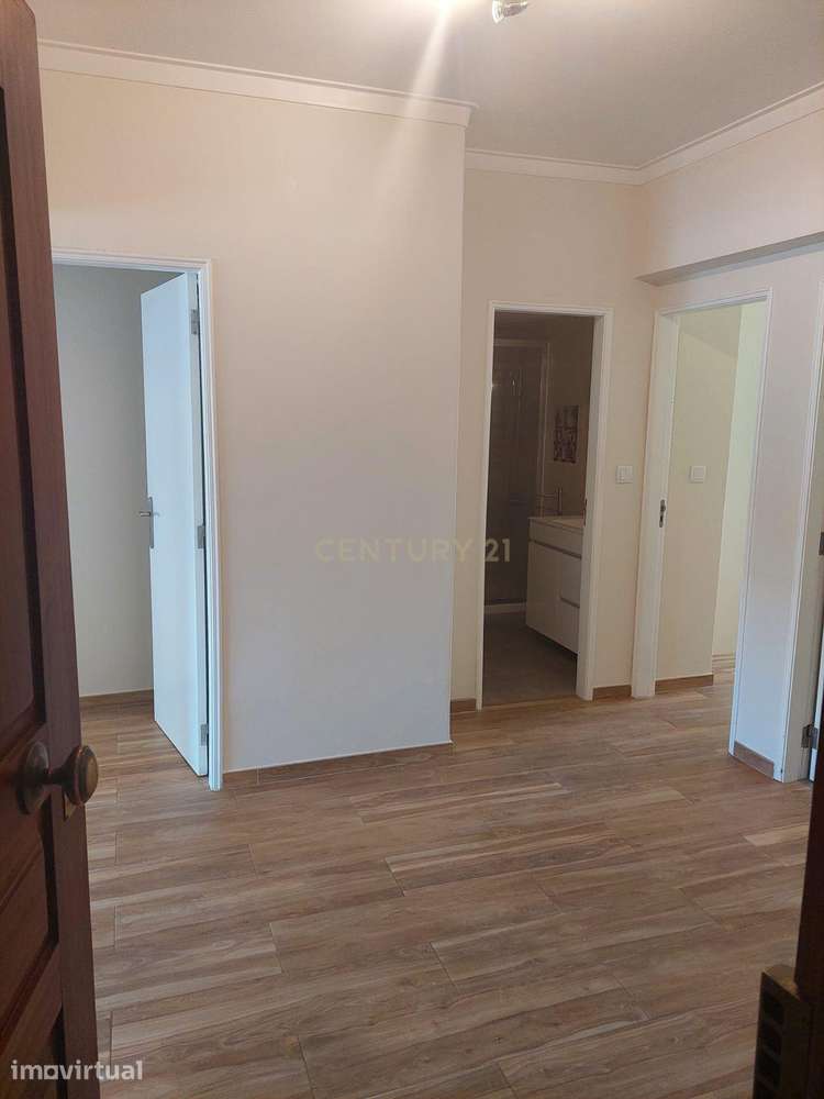 Apartamento T2 com 2 casas de banho para arrendamento. - Grande imagem: 3/18