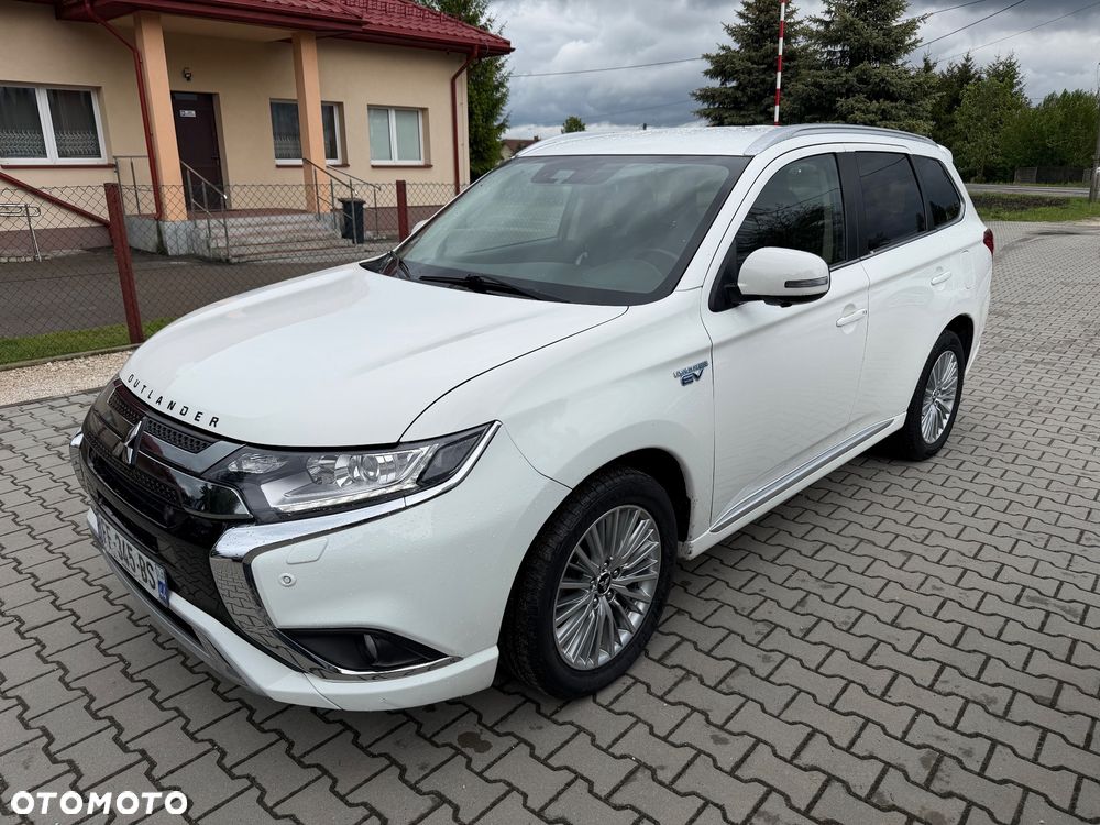 Mitsubishi Outlander 2.4 4WD Diamant - 2