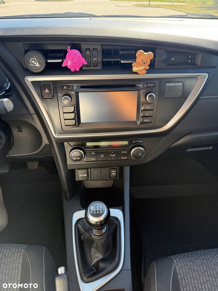 Toyota Auris 1.6 Premium - 20