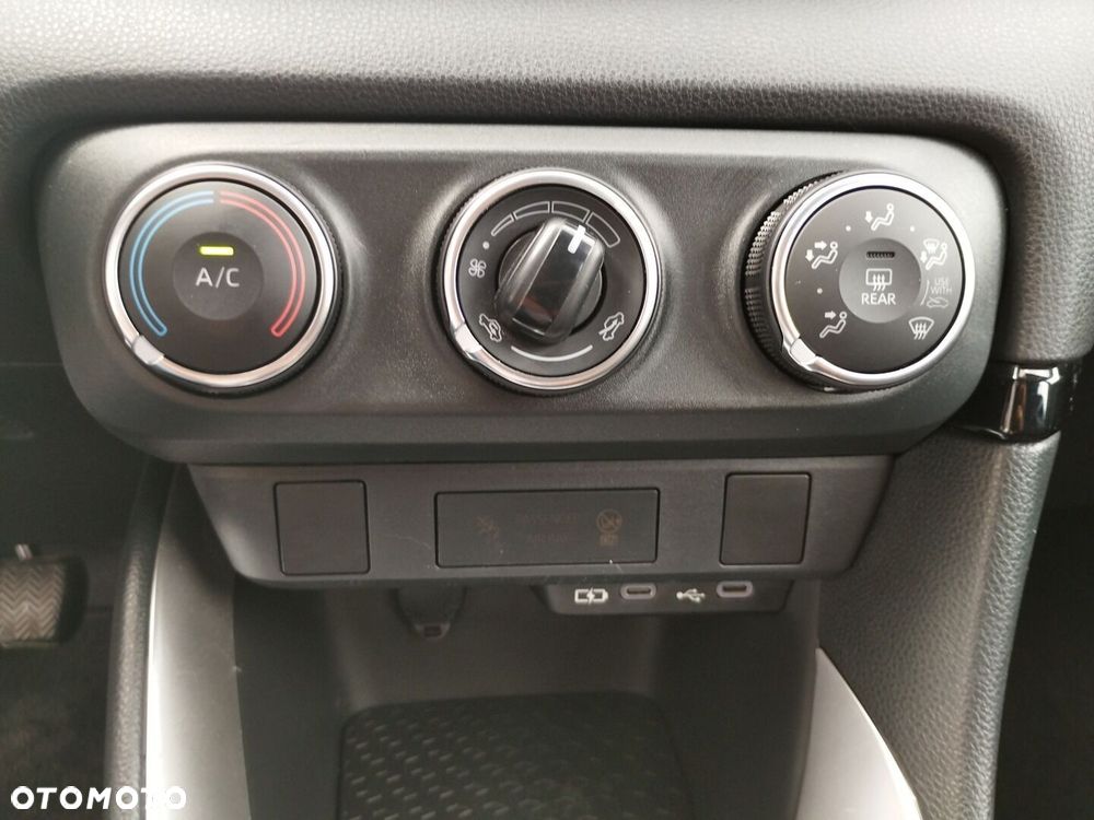 Toyota Yaris 1.5 Comfort - 22