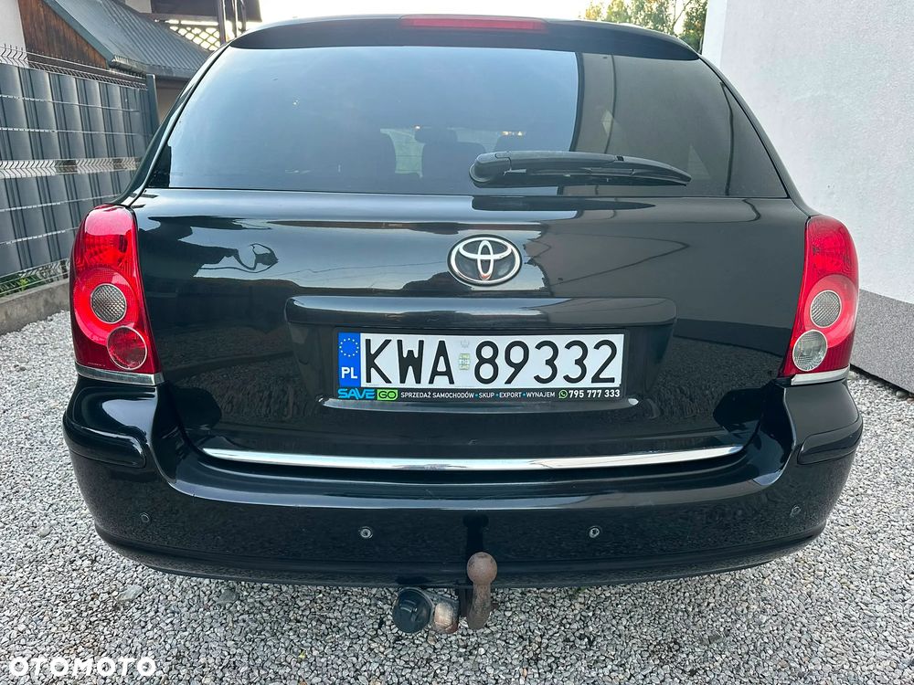 Toyota Avensis - 18