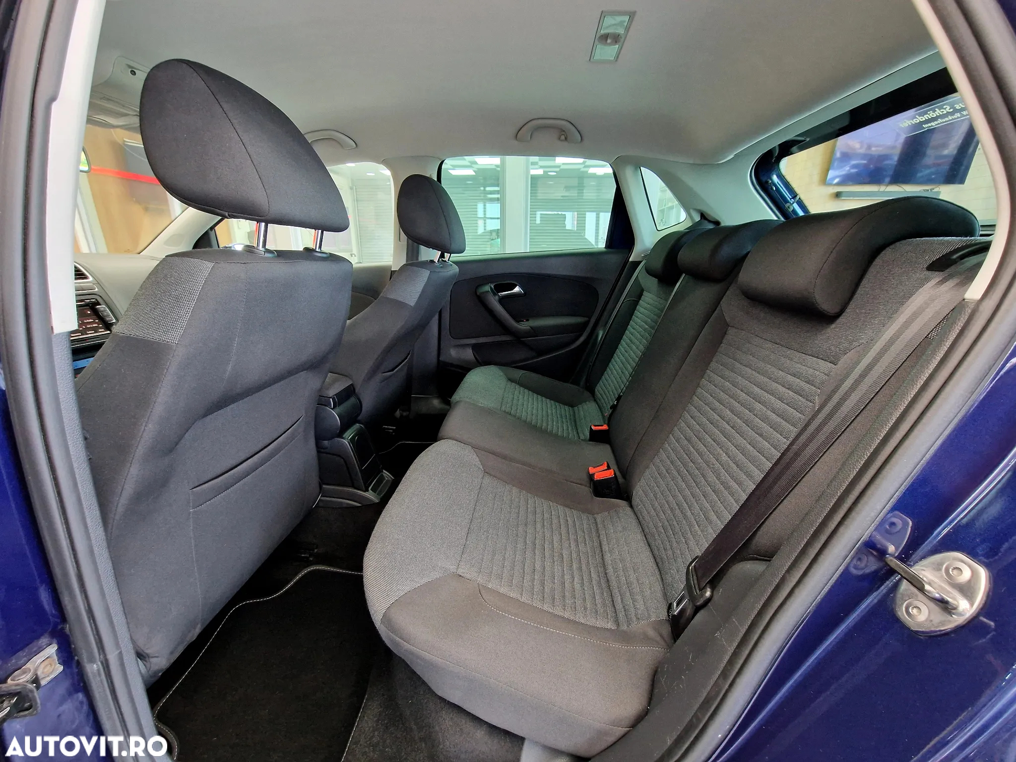 Volkswagen Polo 1.2 Attractive - 7