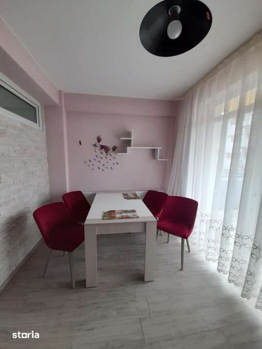 Apartament 3 camere, terasa 25 mp, parcare, zona Vivo — fotografia 1