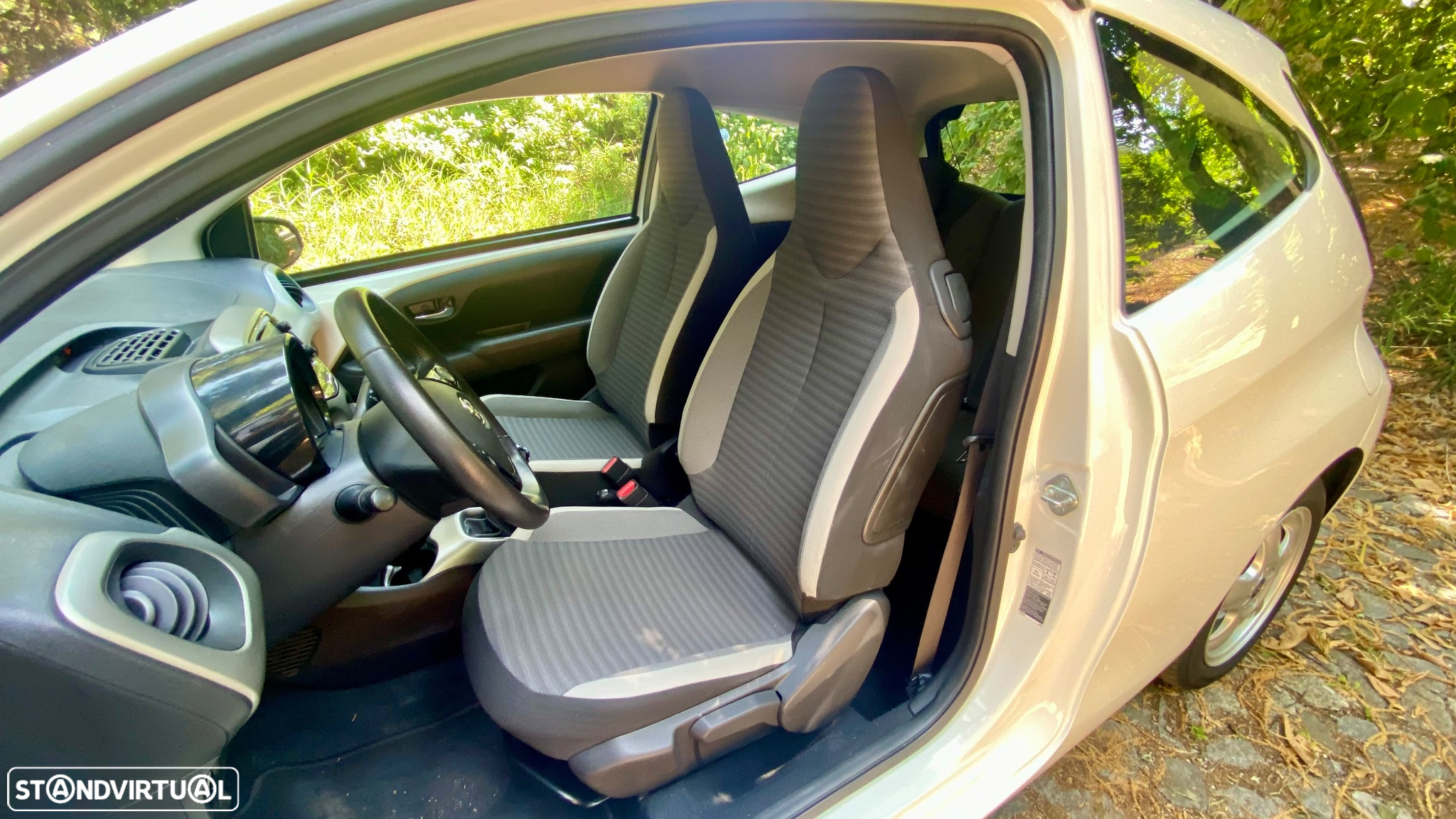 Toyota Aygo 1.0 X-Play Plus - 17