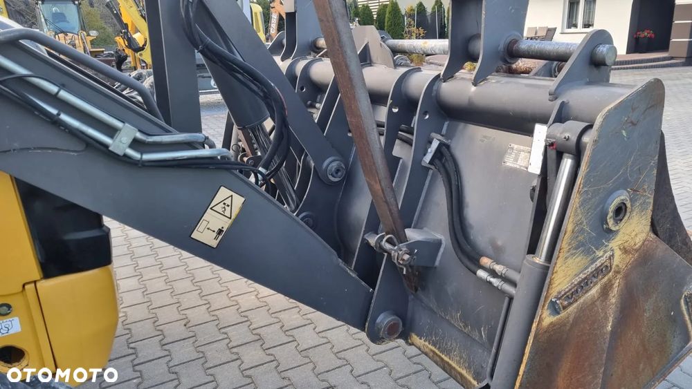 Volvo BL71B/MASZYNA SPROWADZONA - 17