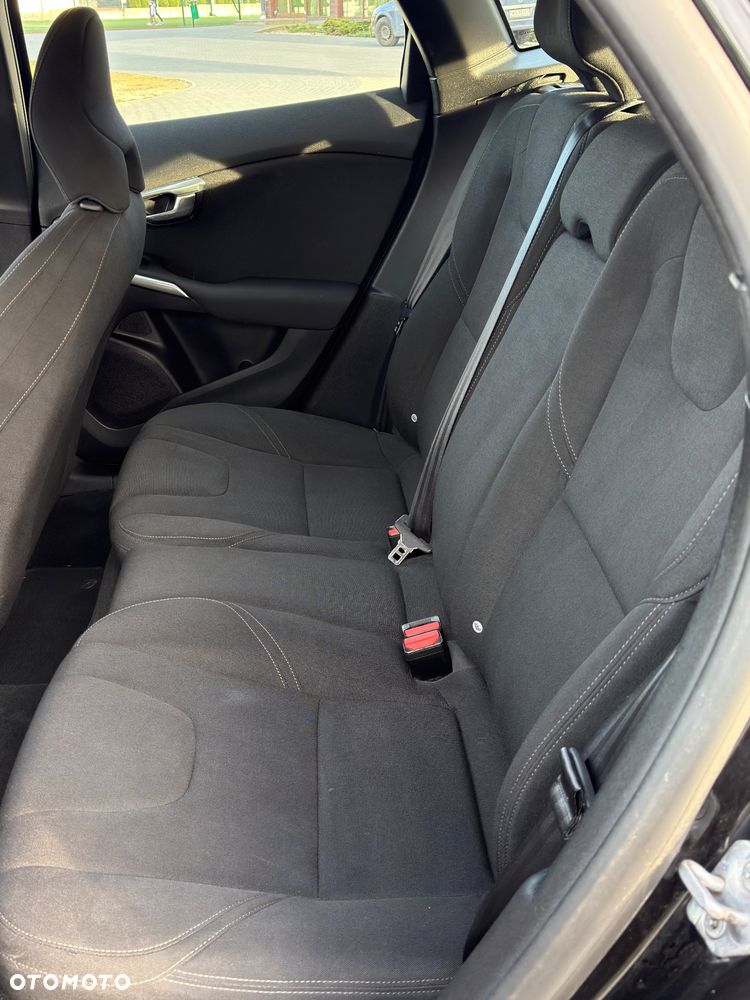 Volvo V40 D2 RDesign - 17