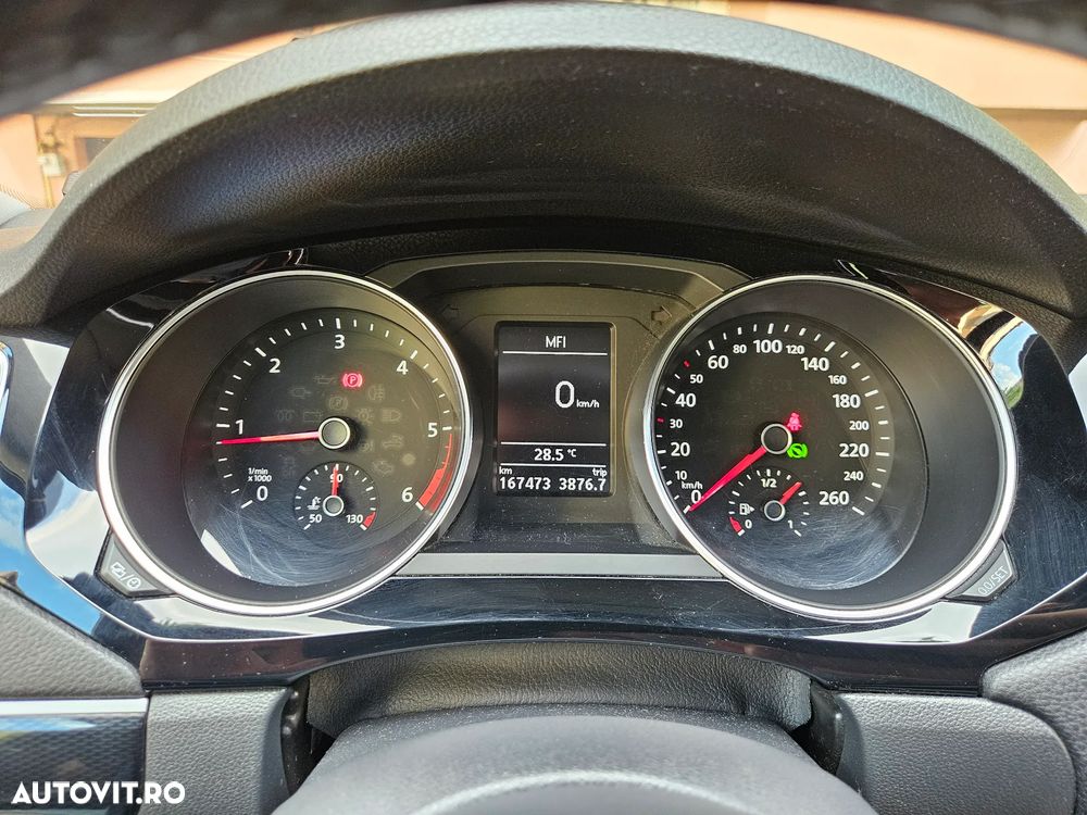 Volkswagen Jetta 2.0 TDI DSG Comfortline - 5