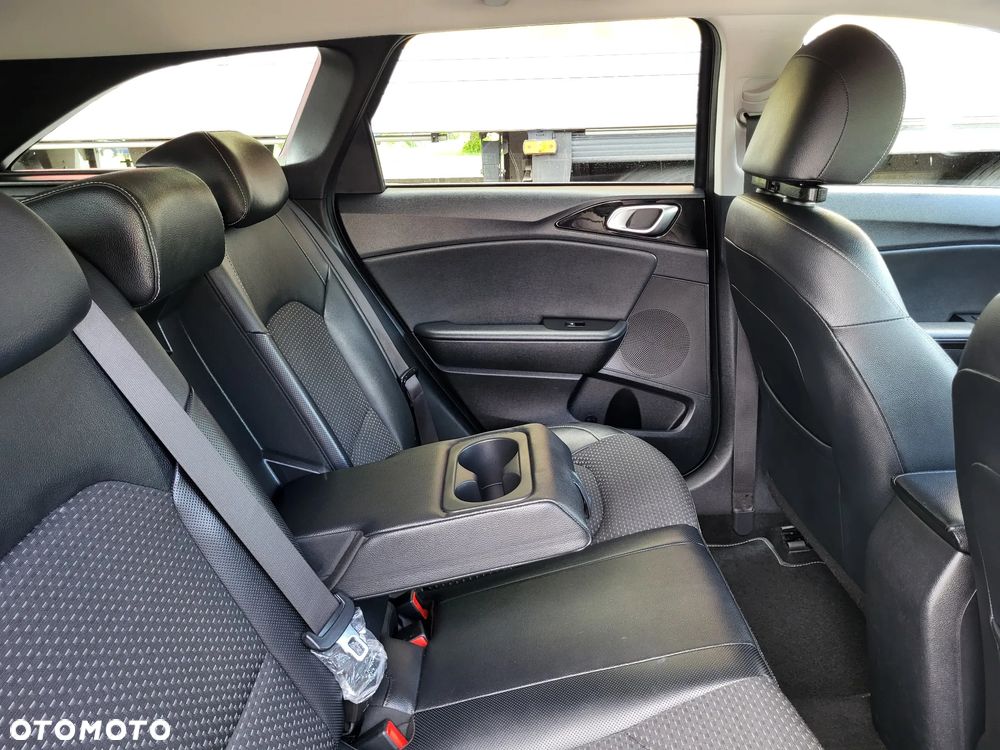 Kia Ceed 1.4 T-GDI L Business Line Plus - 29