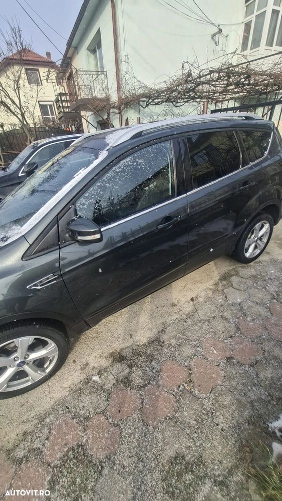 Ford Kuga - 10