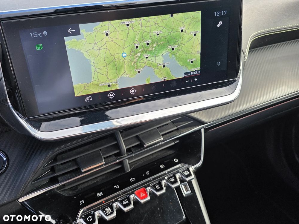 Peugeot 2008 PureTech 130 EAT8 GT - 12