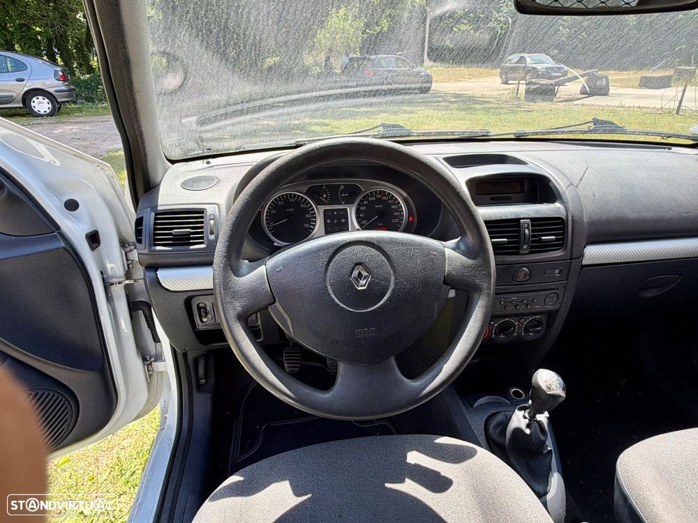 Renault Clio - 15