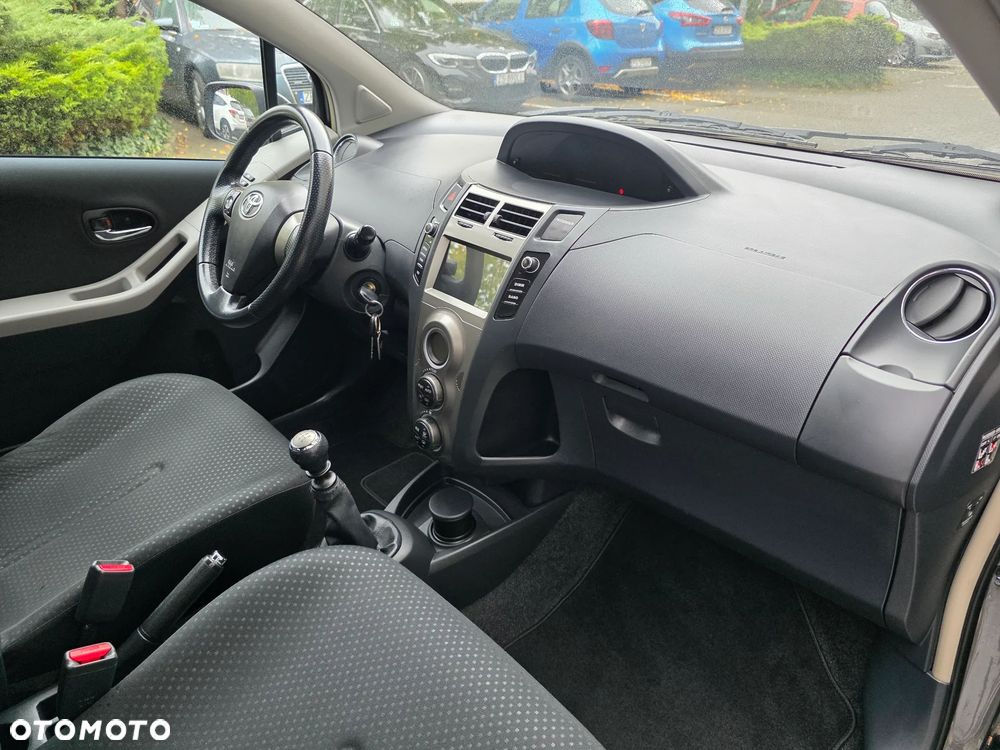 Toyota Yaris - 23