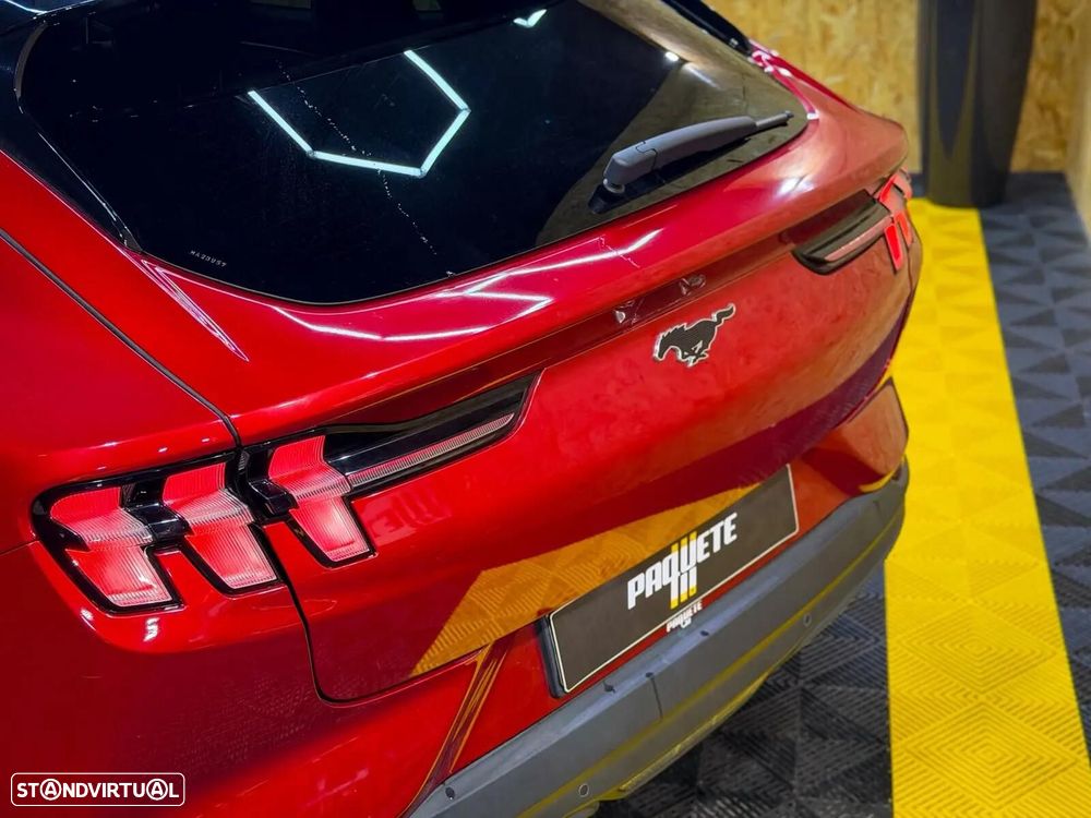 Ford Mustang Mach-E - 25