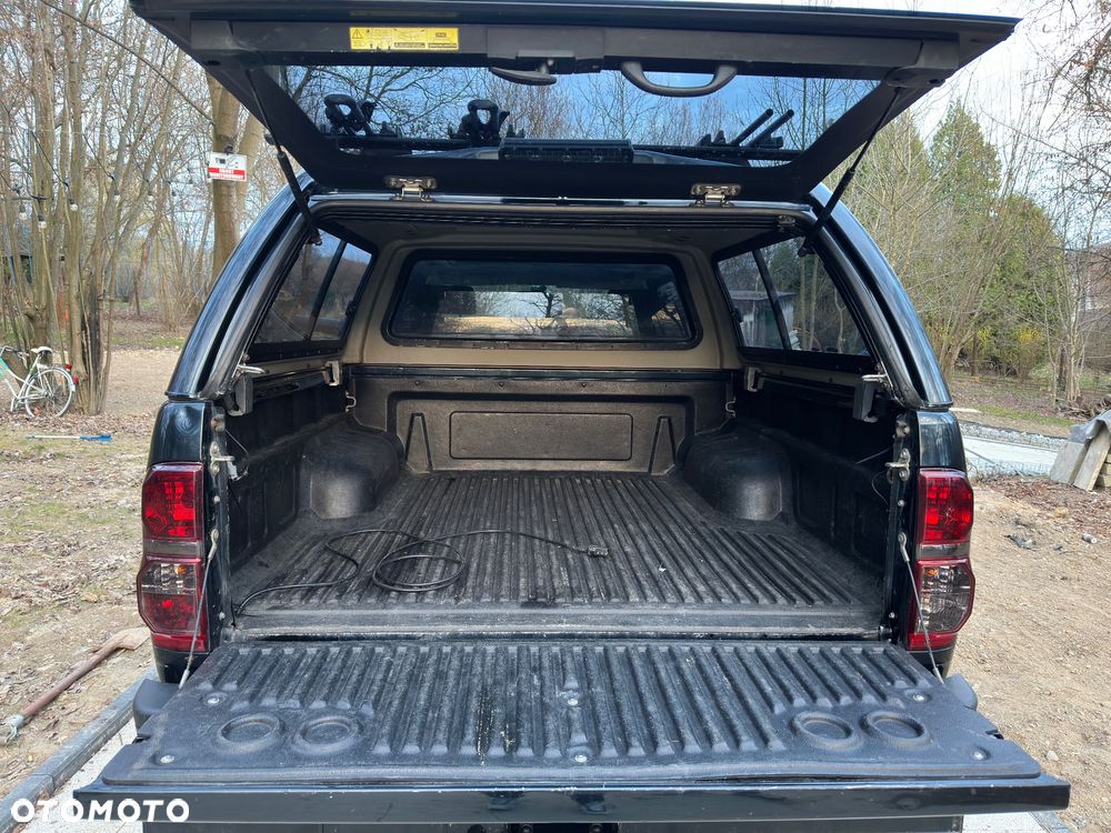 Toyota Hilux 3.0 D-4D SR5 - 18