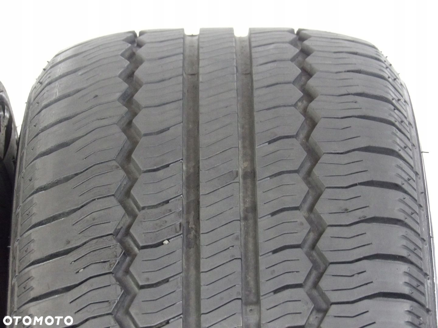 2X opony 235/60R17 NEXEN CP521 - 2