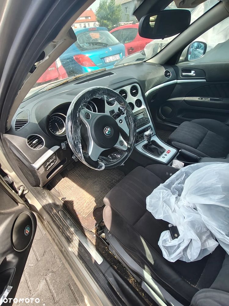 Alfa Romeo 159 2,4  JTDM  diesel na części drzwi szyba klapa lusterko silnik skrzynia fotel itp - 19