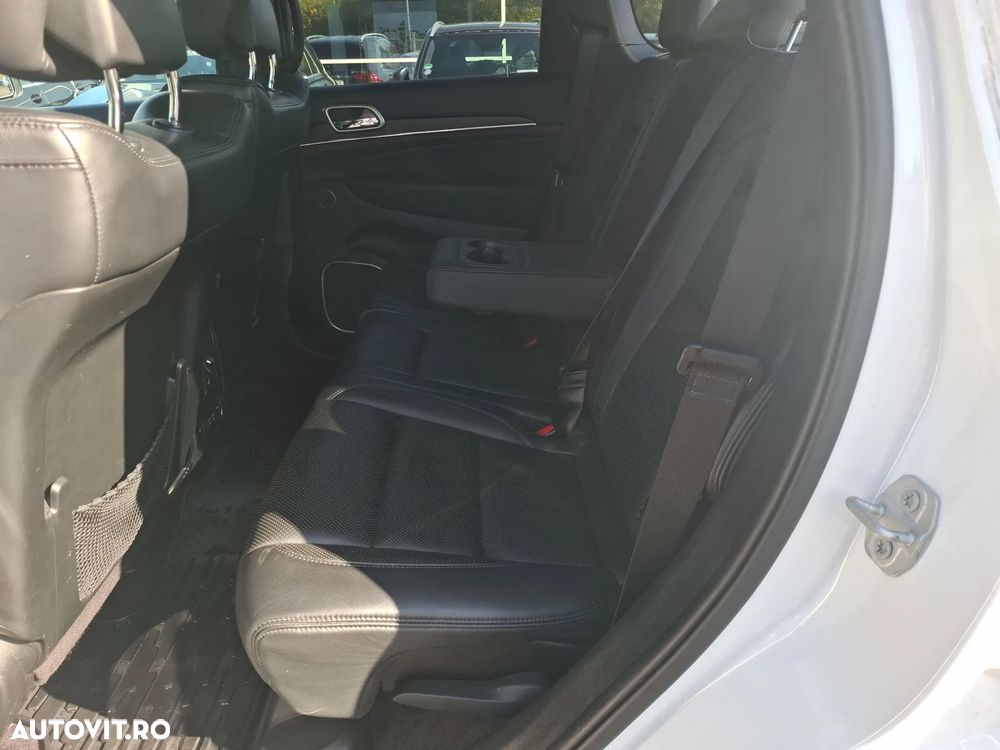 Jeep Grand Cherokee - 17