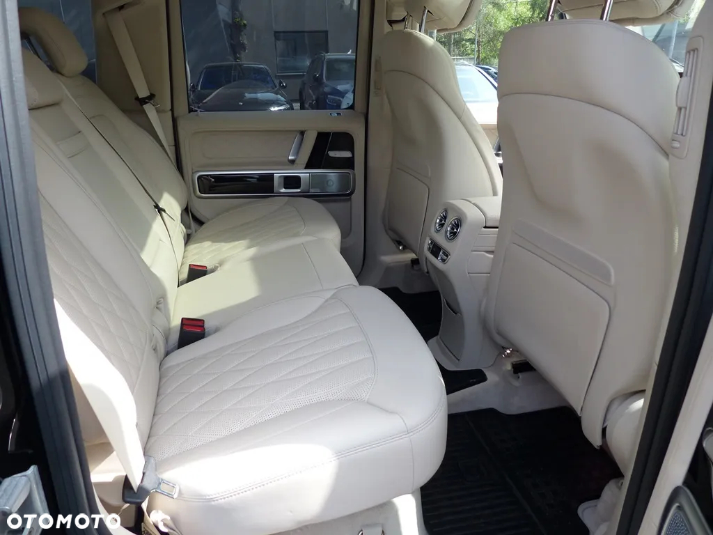 Mercedes-Benz Klasa G 400 d - 18