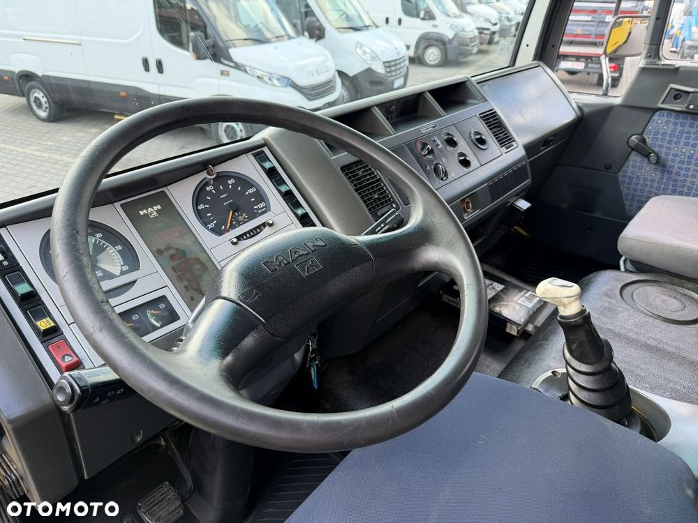 MAN LE 180C 4x4 DOKA 4.6/180KM Skrzyniowy + HDS Hiab 052-2 - 22