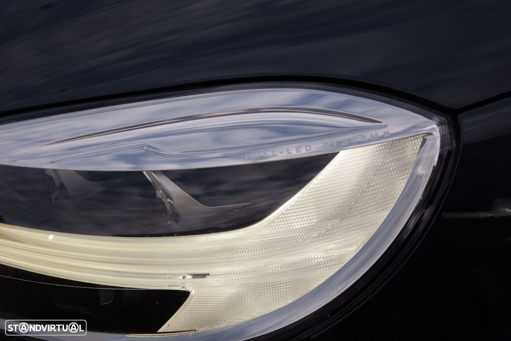 Volvo V40 2.0 D3 Momentum - 12
