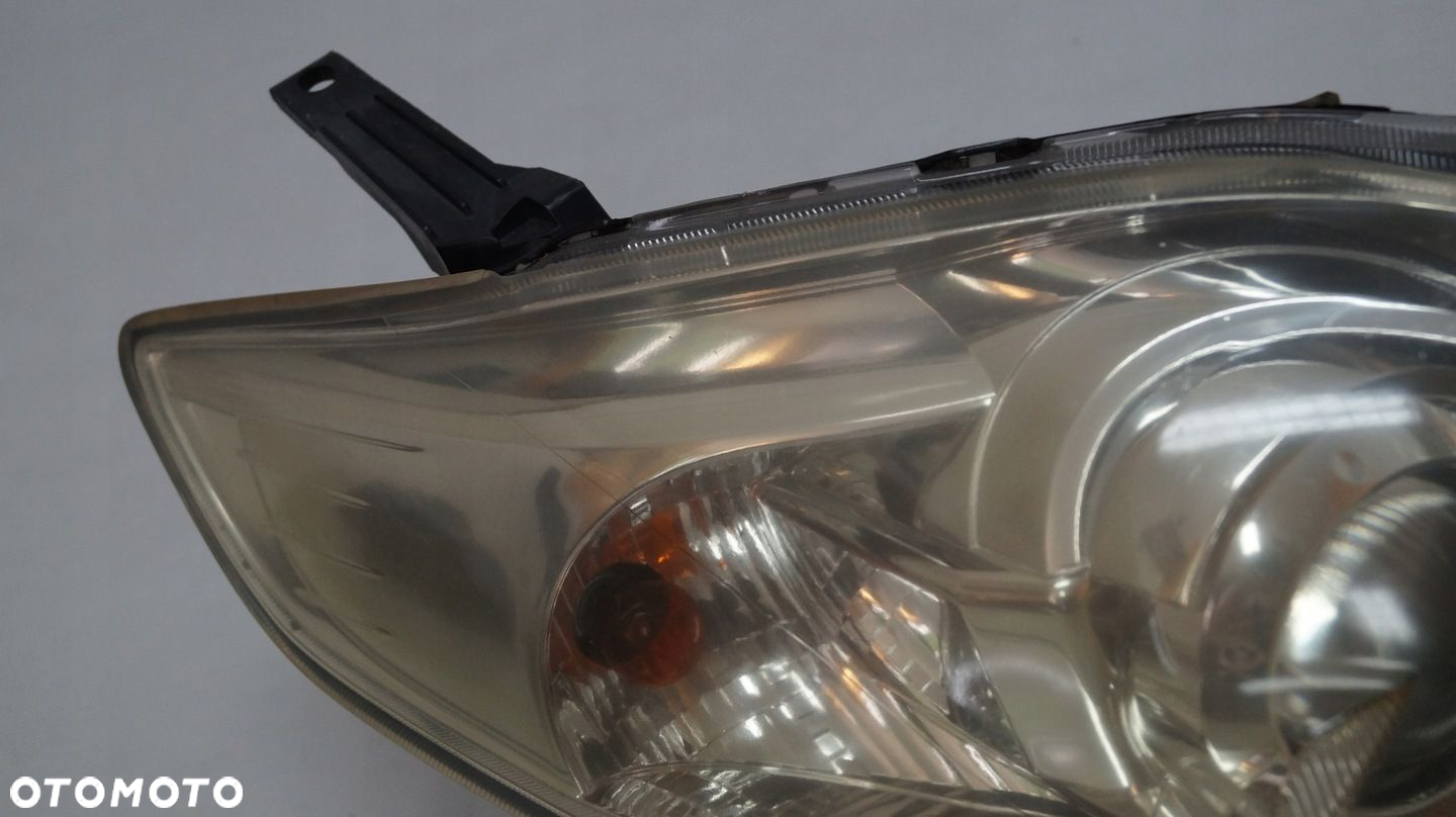 LAMPA PRZEDNIA PRAWA MAZDA 5 - 2