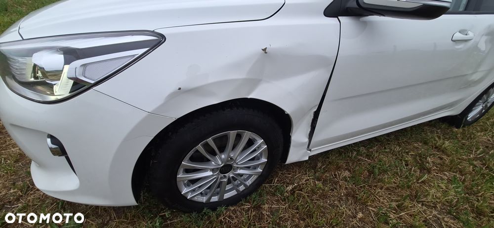 Kia Rio - 7
