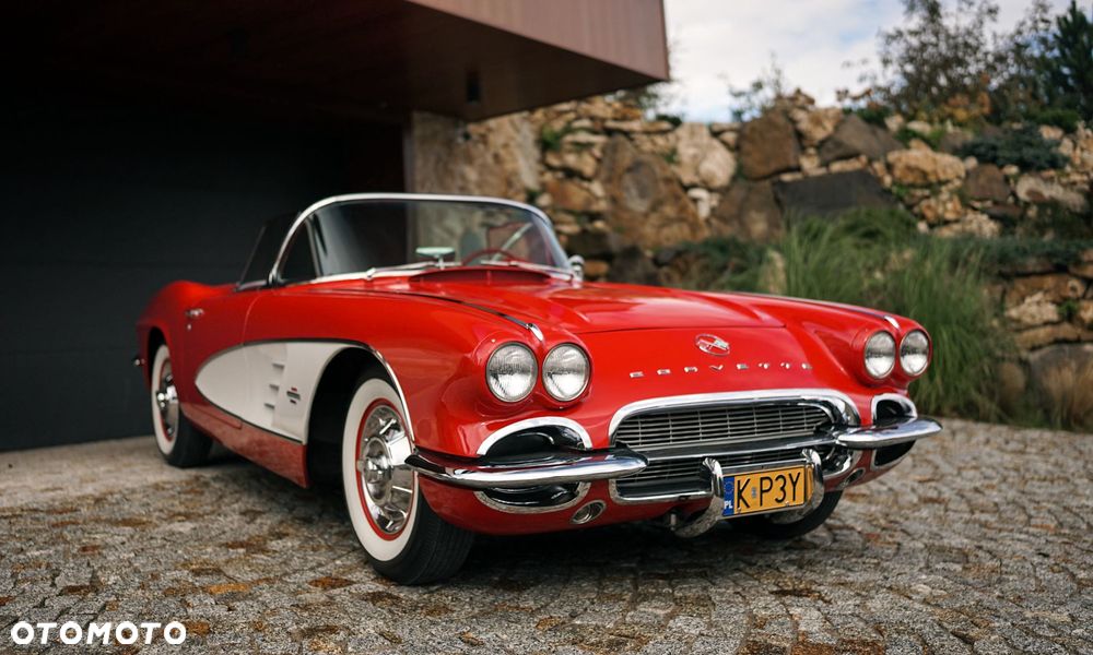 Chevrolet Corvette - 1