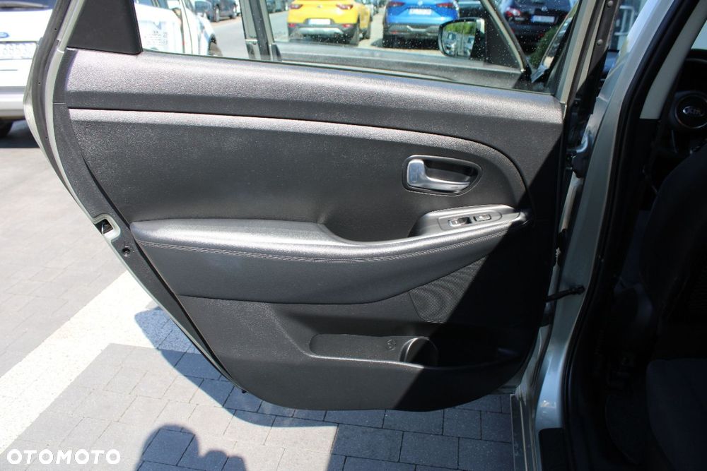 Kia Carens - 22